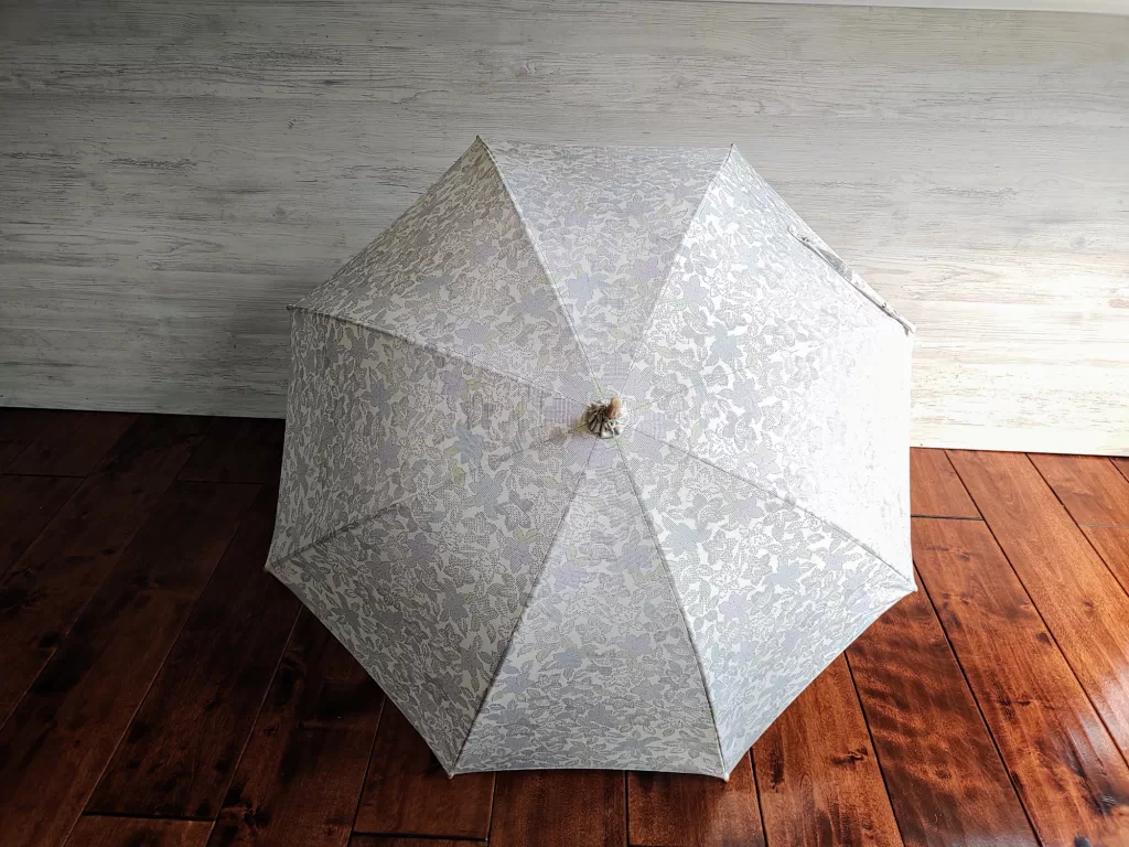 白大島紬の日傘